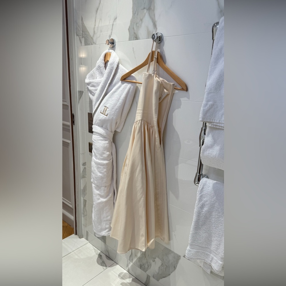 Original house of cb Samaria corset dress. Vintage cream. Size xs